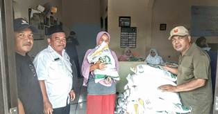 https://gardatipikornews.com.adhyaksanews.com/diduga-oknum-pengawas-upt-dinas-pendidikan-kecamatan-tegalbuleud-yang-berinisial-a-membelokir-hp-jurnalis-saat-di-konfirmasi-ada-apa-dengan-oknum-pengawas-ini