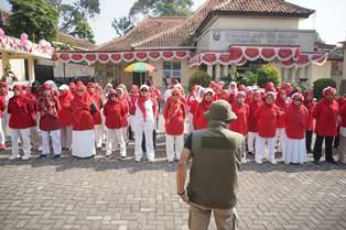 https://gardatipikornews.com.adhyaksanews.com/pelaksanaan-tahap-ii-dan-pemindahan-tahanan-terhadap-tersangka-ui-dalam-perkara-korupsi-pemkab-kotawaringin-barat