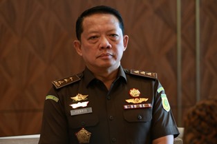 https://gardatipikornews.com.adhyaksanews.com/kejaksaan-agung-memeriksa-1-orang-saksi-terkait-perkara-tol-japek