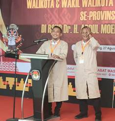 https://gardatipikornews.com.adhyaksanews.com/polres-cianjur-gelar-apel-pemberian-penghargaan-kepada-personel-berprestasi