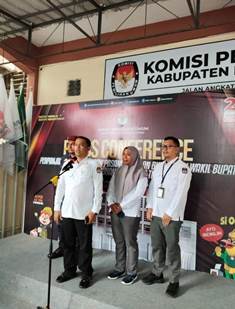 https://gardatipikornews.com.adhyaksanews.com/kpud-labura-sosialisasikan-tahapan-perpanjangan-pendaftaran-paslon-kepala-daerah