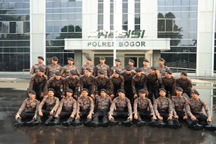 https://gardatipikornews.com.adhyaksanews.com/ribuan-masyarakat-saksikan-momen-bersejarah-pembukaan-pon-xxi-di-sumut