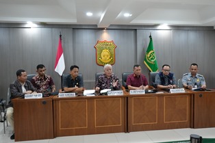 https://gardatipikornews.com.adhyaksanews.com/parkir-gratis-pelajar-mahasiswa-salah-satu-program-ambara-dan-adi