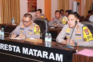 https://gardatipikornews.com.adhyaksanews.com/pengedar-shabu-di-karang-bagu-ditangkap-barang-bukti-778-gram-diamankan