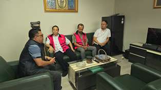 https://gardatipikornews.com.adhyaksanews.com/ada-dugaan-hampir-semuanya-program-bantuan-yang-datangnya-dari-dinas-pertanian-kabupaten-lebak-diindikasi-di-jadikan-alajang-pungli-oleh-oknum-yang-tidak-bertanggung-jawab