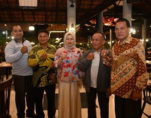 https://gardatipikornews.com.adhyaksanews.com/aminuddin-meningkatkan-pelayanan-terhadap-perumda-air-minum-tirta-anai