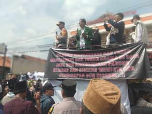 https://gardatipikornews.com.adhyaksanews.com/kebun-ketahanan-pangan-satker-bidkum-polda-sumsel-di-panen-seluruh-hasil-dibagikan-ke-masyarakat-sekitar