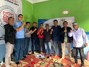 https://gardatipikornews.com.adhyaksanews.com/penutupan-sementara-pengajian-bkmt-desa-cihowe-kecamatan-ciseeng-sekaligus-santunan-yatim-oleh-kades-wahyudin
