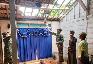 https://gardatipikornews.com.adhyaksanews.com/ketua-umum-corak-sultra-menyoroti-terkait-kecelakaan-kerja-pt-pu-yang-terjadi-di-jetty-pt-adi-kartiko-pratama-akp