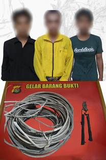 https://gardatipikornews.com.adhyaksanews.com/babinsa-koramil-bubulan-bojonegoro-bantu-warga-ngorogunung-pasang-genteng-rumah