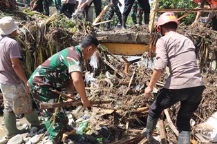 https://gardatipikornews.com.adhyaksanews.com/pengamanan-kunjungan-wapres-di-lokasi-bencana-sukabumi