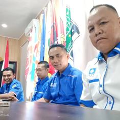 https://gardatipikornews.com.adhyaksanews.com/kanit-polsek-lengkong-aipda-slamet-sutopo-gendong-lansia-usia-80-tahun-lintasi-gundukan-lumpur-tebal