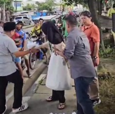 https://gardatipikornews.com.adhyaksanews.com/comunitas-anak-muda-rahmat-yasin-camry-kecamatan-ciseeng-muhamad-tatang-gelar-santunan-para-ibu-tangguh-janda-lansia-dan-buka-bersama