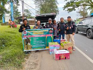 https://gardatipikornews.com.adhyaksanews.com/polres-kolaka-dan-pc-pmii-gelar-bakti-sosial-berbagi-sembako-dan-takjil-di-bulan-ramadhan