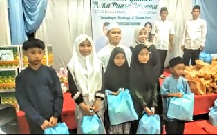 https://gardatipikornews.com.adhyaksanews.com/pwi-kabupaten-sukabumi-bersama-pwi-perduli-berbagi-takjil-di-ramadhan-1446-depan-gedung-dekranasda