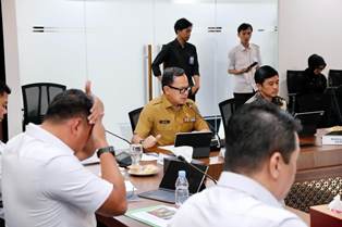 https://gardatipikornews.com.adhyaksanews.com/terjadi-dugaan-praktik-pungli-di-sdn-1-cidadap-berkedok-jual-baju-olah-raga-terhadap-siswa