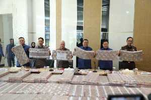 https://gardatipikornews.com.adhyaksanews.com/kasat-reskrim-polres-kudus-dan-ceo-pt-mns-grub-pers-pt-smgc-bahas-kebebasan-pers-kekerasan-anak-dan-stop-narkoba
