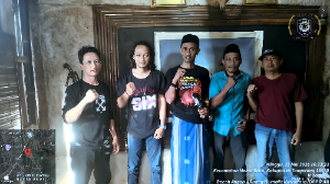 https://gardatipikornews.com.adhyaksanews.com/petahana-asep-sunarya-kembali-dipercaya-warga-rw-06-desa-cogreg-kecamatan-parung-dengan-meraih-suara-terbanyak-dari-kompetitornya