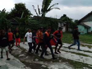https://gardatipikornews.com.adhyaksanews.com/sinergitas-tnipolri-wujudkan-keamanan-wilayah-bhabinkamtibmas-dan-babinsa-sambangi-warga-desa-cijeruk
