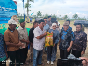 https://gardatipikornews.com.adhyaksanews.com/warga-kp-waru-desa-waru-kec-parung-yang-agamis-potong-6-kambing-dan-9-sapi-qurban-dihadiri-sekdes-babinmas-serta-babinsa