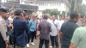 https://gardatipikornews.com.adhyaksanews.com/usai-groundbreaking-dapur-sppg-kapolri-tinjau-gedungfasilitas-polda-sumut