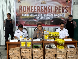 https://gardatipikornews.com.adhyaksanews.com/pj-sekda-dorong-pemberian-imunisasi-tepat-sasaran-untuk-capai-target-vaksinasi-di-ntb