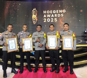 https://gardatipikornews.com.adhyaksanews.com/cekcok-usai-minum-tuak-seorang-pria-jatuh-ke-kali-ancar-ditendang-temannya-keesokan-harinya-ditemukan-meninggal