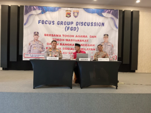 https://gardatipikornews.com.adhyaksanews.com/hendak-diedarkan-712-botol-miras-berbagai-jenis-berhasil-digagalkan-tim-opsnal-polsek-rasbar