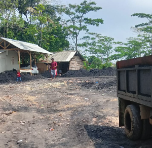 https://gardatipikornews.com.adhyaksanews.com/polda-jabar-ungkap-kecurangan-produksi-dan-peredaran-beras-tidak-sesuai-standar-mutu-enam-tersangka-diamankan