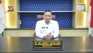 https://gardatipikornews.com.adhyaksanews.com/bupati-bogor-dianggap-tidak-mampu-selesaikan-konflik-pt-pmc-dan-warga