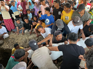 https://gardatipikornews.com.adhyaksanews.com/bersama-warga-satgas-tmmd-125-bojonegoro-kebut-pengerjaan-rehabilitasi-check-dam