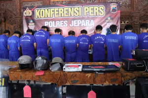 https://gardatipikornews.com.adhyaksanews.com/bupati-dr-h-hendri-yanto-sitorus-lantik-sekda-labura-yang-baru