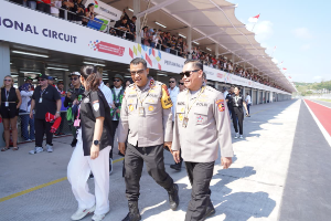 https://gardatipikornews.com.adhyaksanews.com/polres-tanggamus-dan-forkopimda-beri-kejutan-hut-tni-ke80-di-kodim-0424
