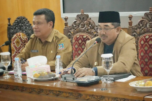 https://gardatipikornews.com.adhyaksanews.com/lagi-mbg-menuai-masalah-belasan-siswa-mengalami-keracunan-massal-di-padang-panjang