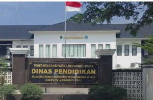 https://gardatipikornews.com.adhyaksanews.com/ptun-medan-tolak-gugatan-eks-kades-paluh-kurau-terhadap-bupati-deliserdang