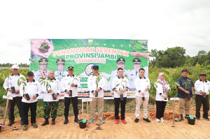 Wabup Katamso Pimpin Aksi Tanam Pohon Serentak, Wujudkan Kabupaten Lestari