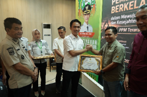 https://gardatipikornews.com.adhyaksanews.com/berbagai-tanggapan-muncul-terkait-revitalisasi-mulai-aktivis-jurnalis-hingga-mantan-ketua-organisasi-pgri-periode-20202025-ini-penjelasannya
