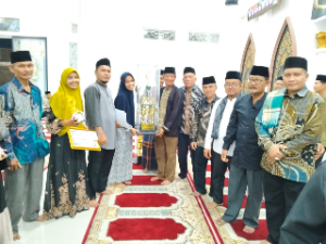 https://gardatipikornews.com.adhyaksanews.com/ketum-pwdpi-percayakan-keluarga-dan-rekan-ke-universitas-malahayati-kampus-berkualitas-dan-kebanggaan-lampung