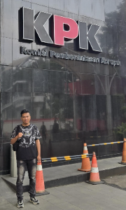 https://gardatipikornews.com.adhyaksanews.com/sosialisasi-bagi-pemilik-bangunan-berdiri-diatas-irigasi-wilayah-ds-cogreg-bersama-kades-dan-camat-parung-berjalan-kondusif
