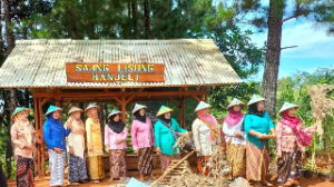 https://gardatipikornews.com.adhyaksanews.com/warga-kp-setu-desa-parigi-mekar-kec-ciseeng-gercep-rumah-terbakar-terselamatkan