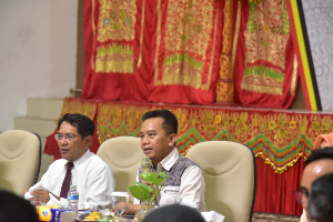 https://gardatipikornews.com.adhyaksanews.com/kepala-desa-pasawahan-dinilai-responsif-tangani-aspirasi-warga-jwi-sukabumi-raya-sosok-pemimpin-yang-patut-menjadi-teladan