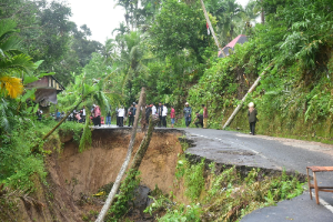 https://gardatipikornews.com.adhyaksanews.com/dpc-lsm-brantas-muba-temukan-3-patok-hutan-hp-lalan-di-lahan-pt-abl-desa-mura-medak-dusun-5